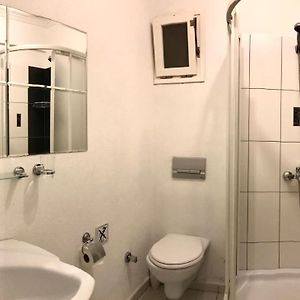 Pokój z dwoma pojedynczymi łóżkami